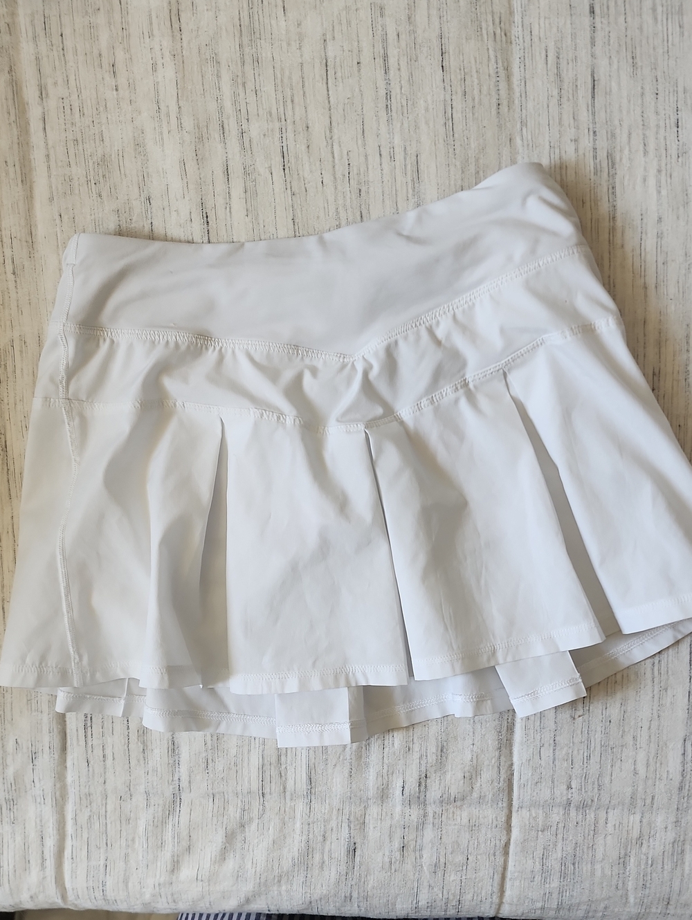 ivivva/lululemon White Pleated Tennis Skort Girls 12